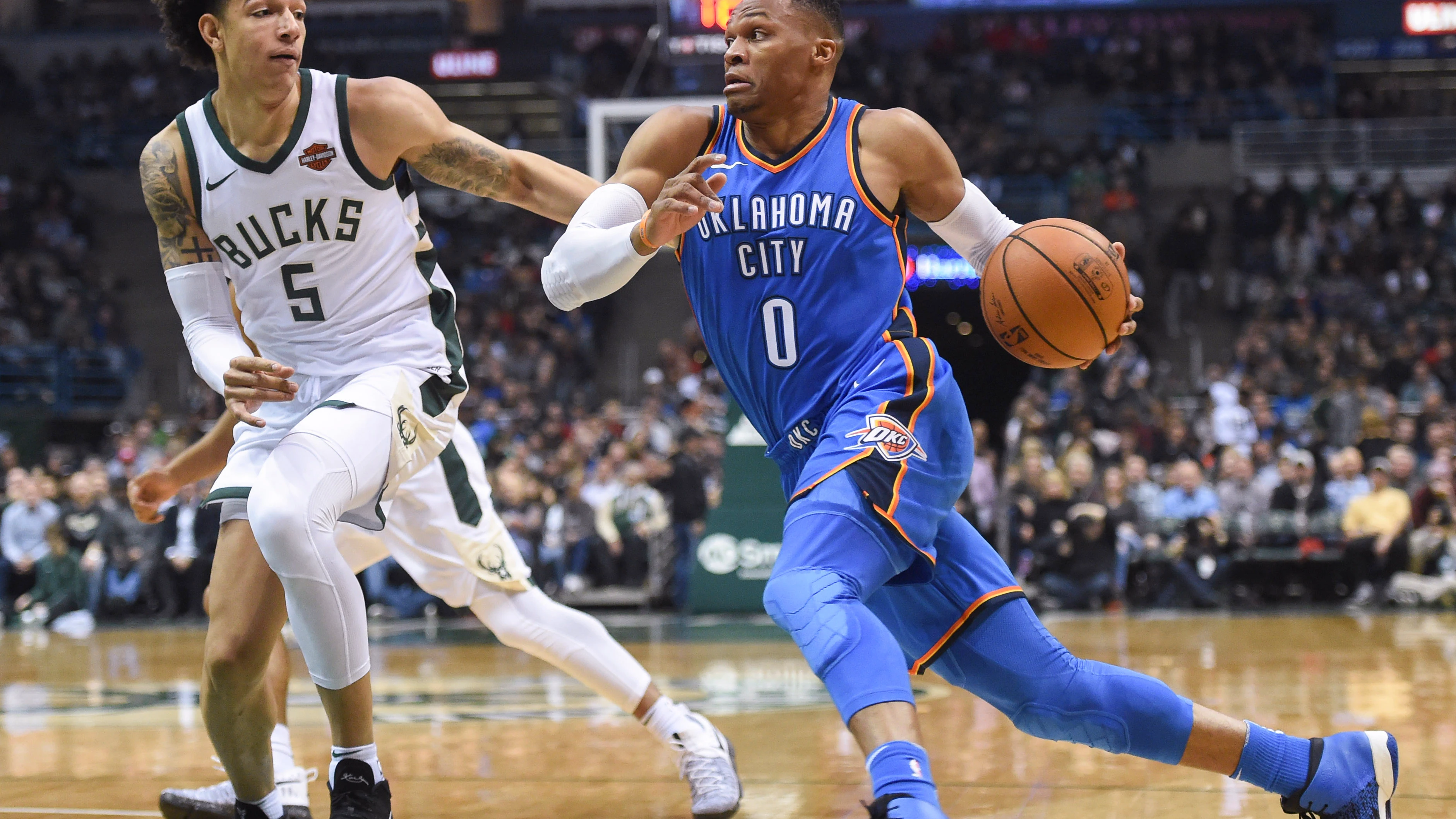 Russell Westbrook, en acción ante los Bucks