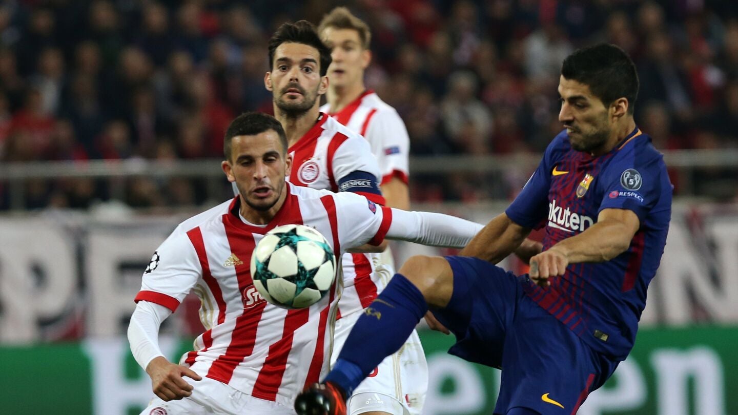 Luis Su&aacute;rez, en acci&oacute;n ante Olympiacos