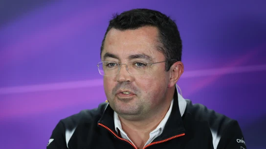 Boullier, durante una rueda de prensa Boullier, durante una rueda de prensa