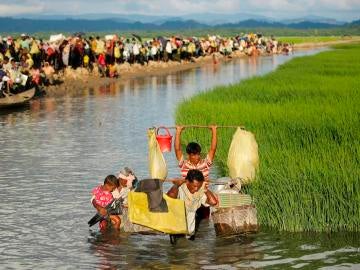 Refugiados rohinyás en la frontera entre Birmania y Bangladesh Refugiados rohinyás en la frontera entre Birmania y Bangladesh