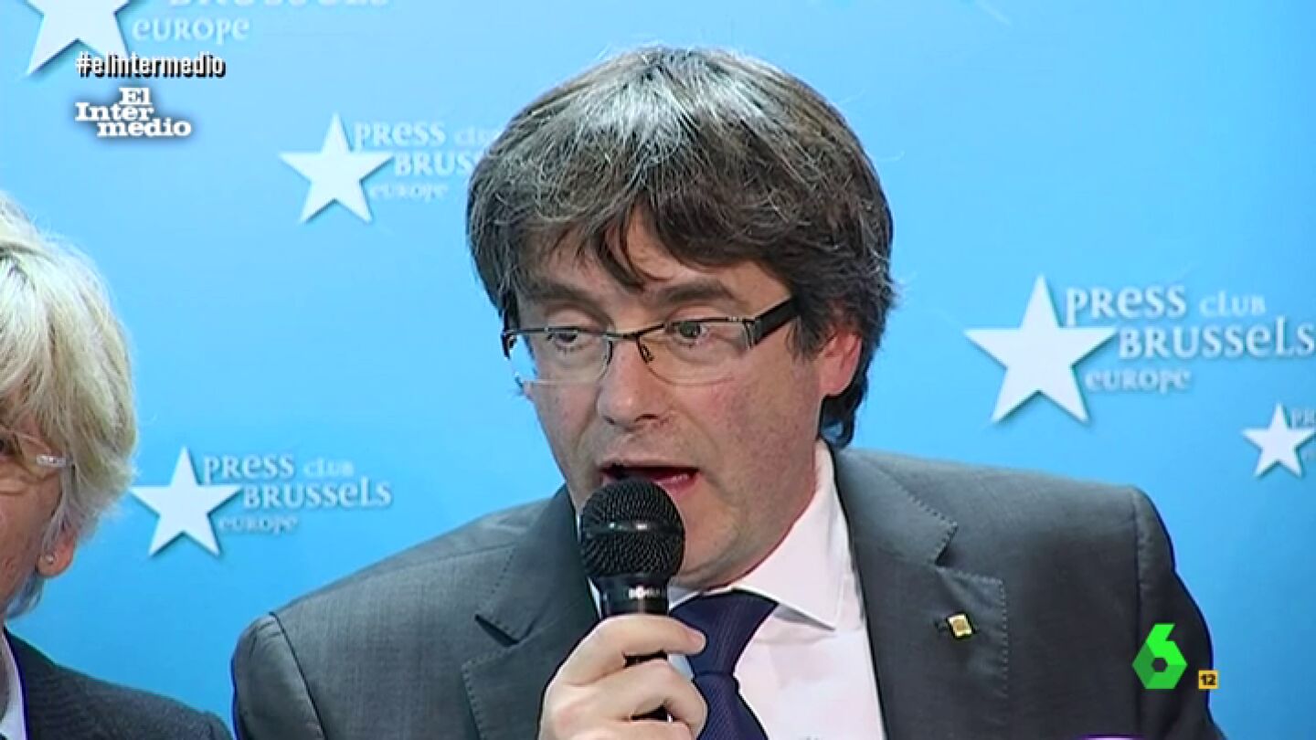 Carles Puigdemont cantando