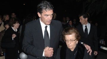 Antonio Banderas con su madre