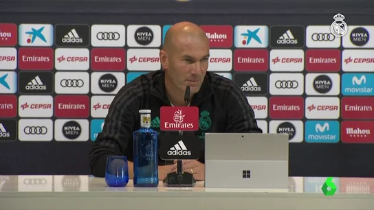 Zinedine Zidane: "Ahora mismo tampoco soy el peor entrenador del mundo" Zinedine Zidane: "Ahora mismo tampoco soy el peor entrenador del mundo"