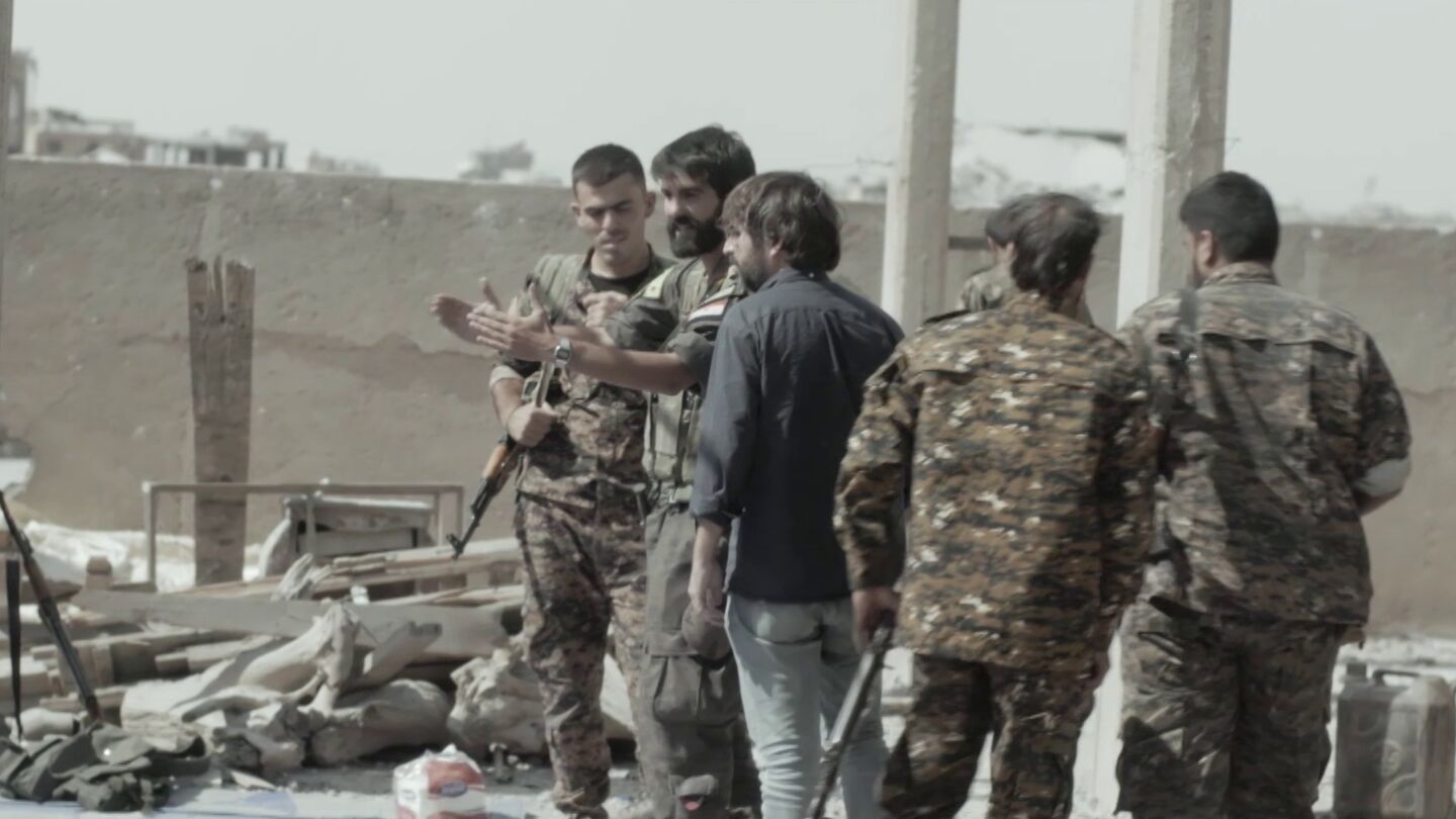 Jordi &Eacute;vole en Raqqa