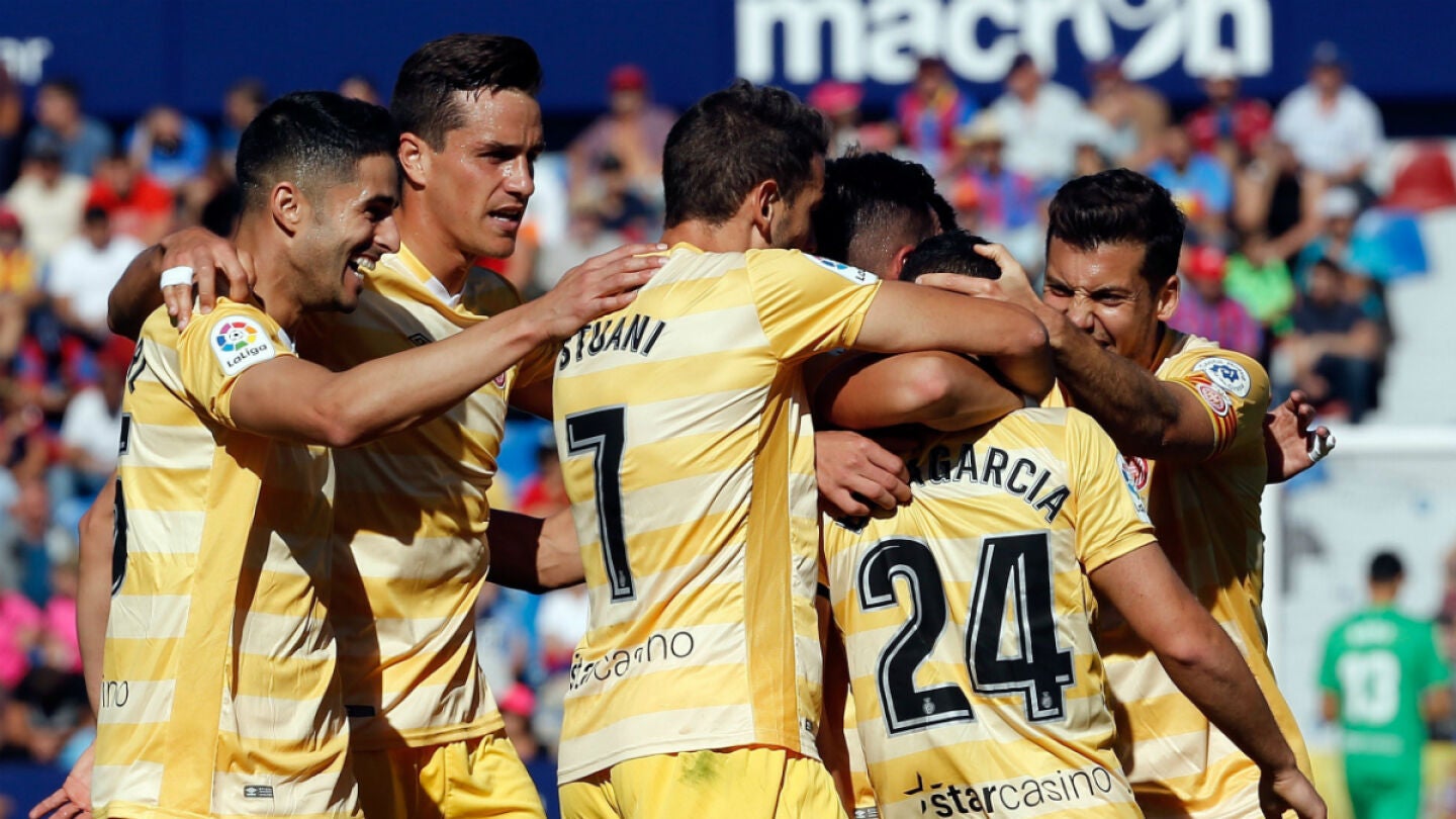 El Girona celebra un gol