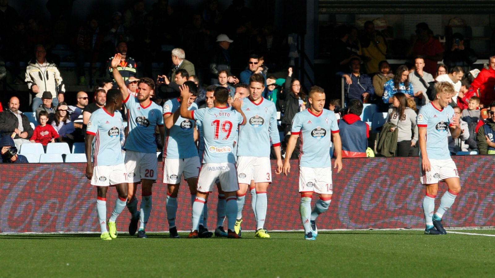 El Celta celebra un gol