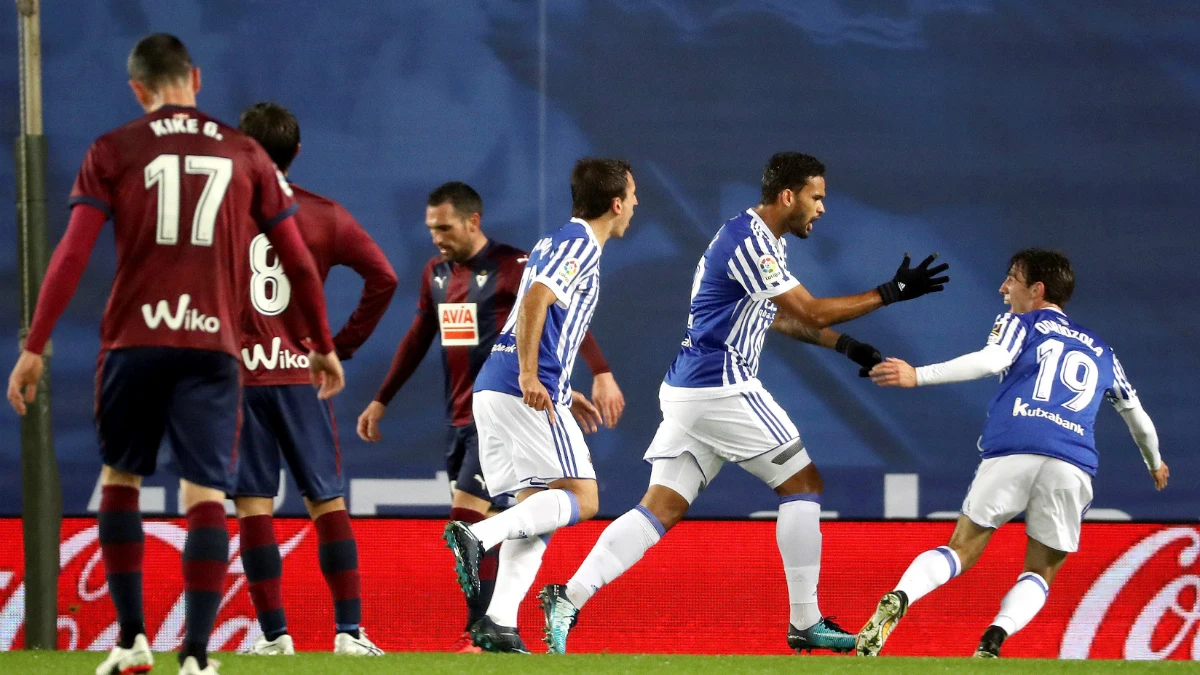 La Real Sociedad celebra un gol ante el Eibar