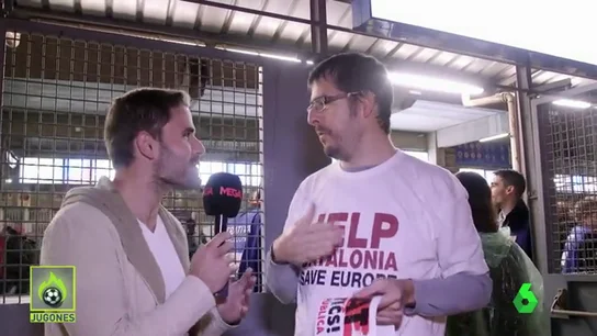 Aficionados del Barça se niegan a contestar en castellano  Aficionados del Barça se niegan a contestar en castellano