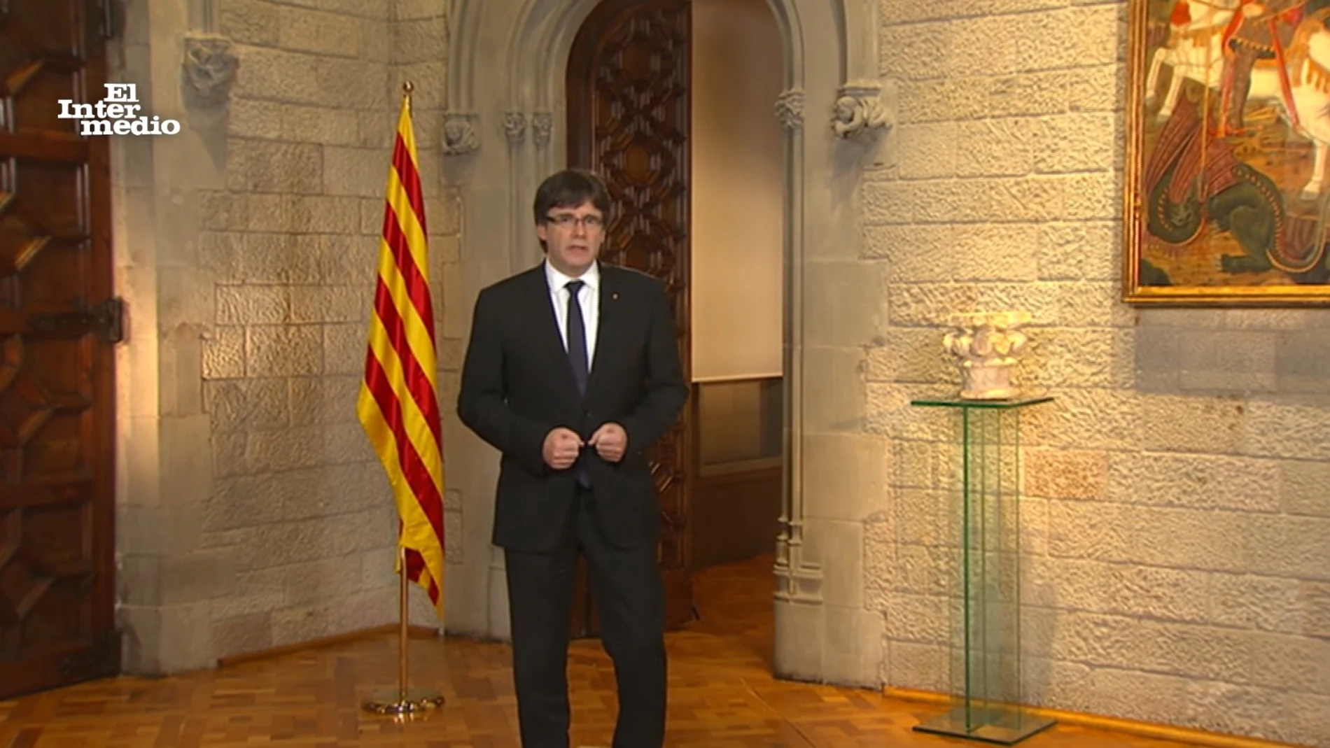 Carles Puigdemont dando un discurso