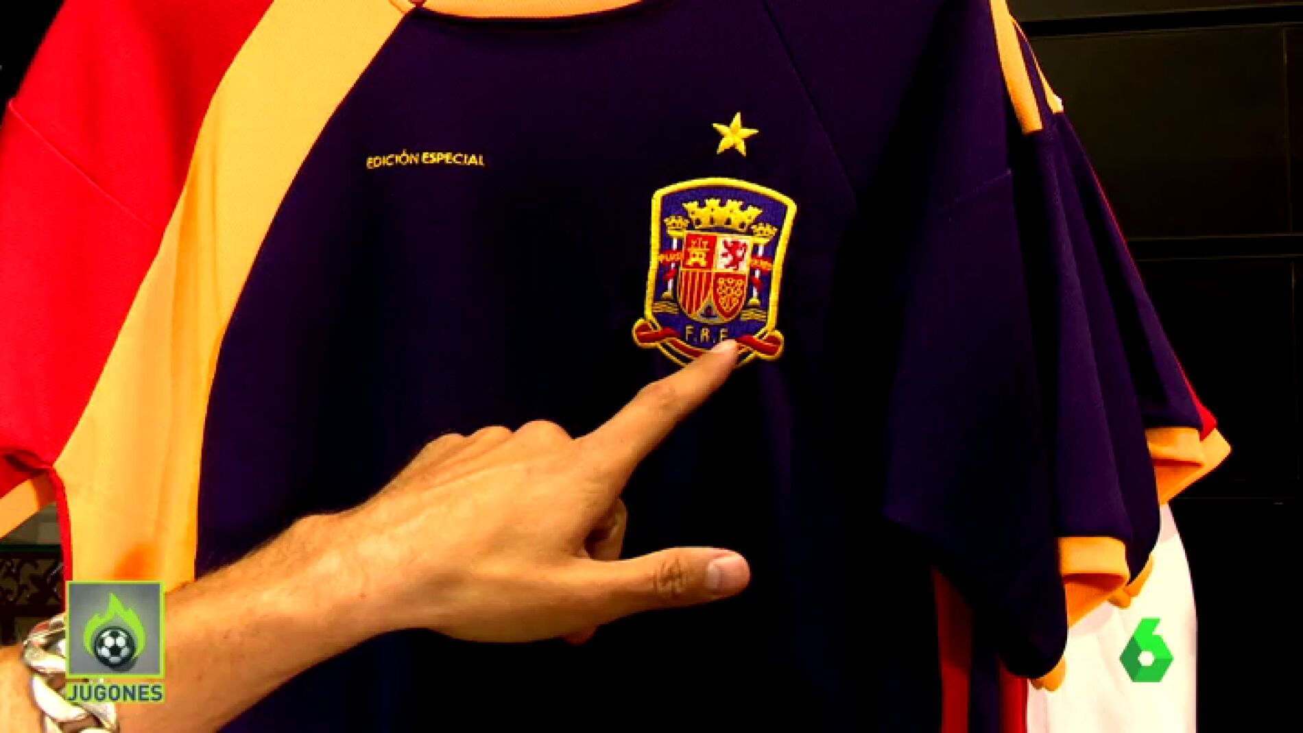 La aut ntica camiseta republicana de la Selecci n existe y se vende en Madrid