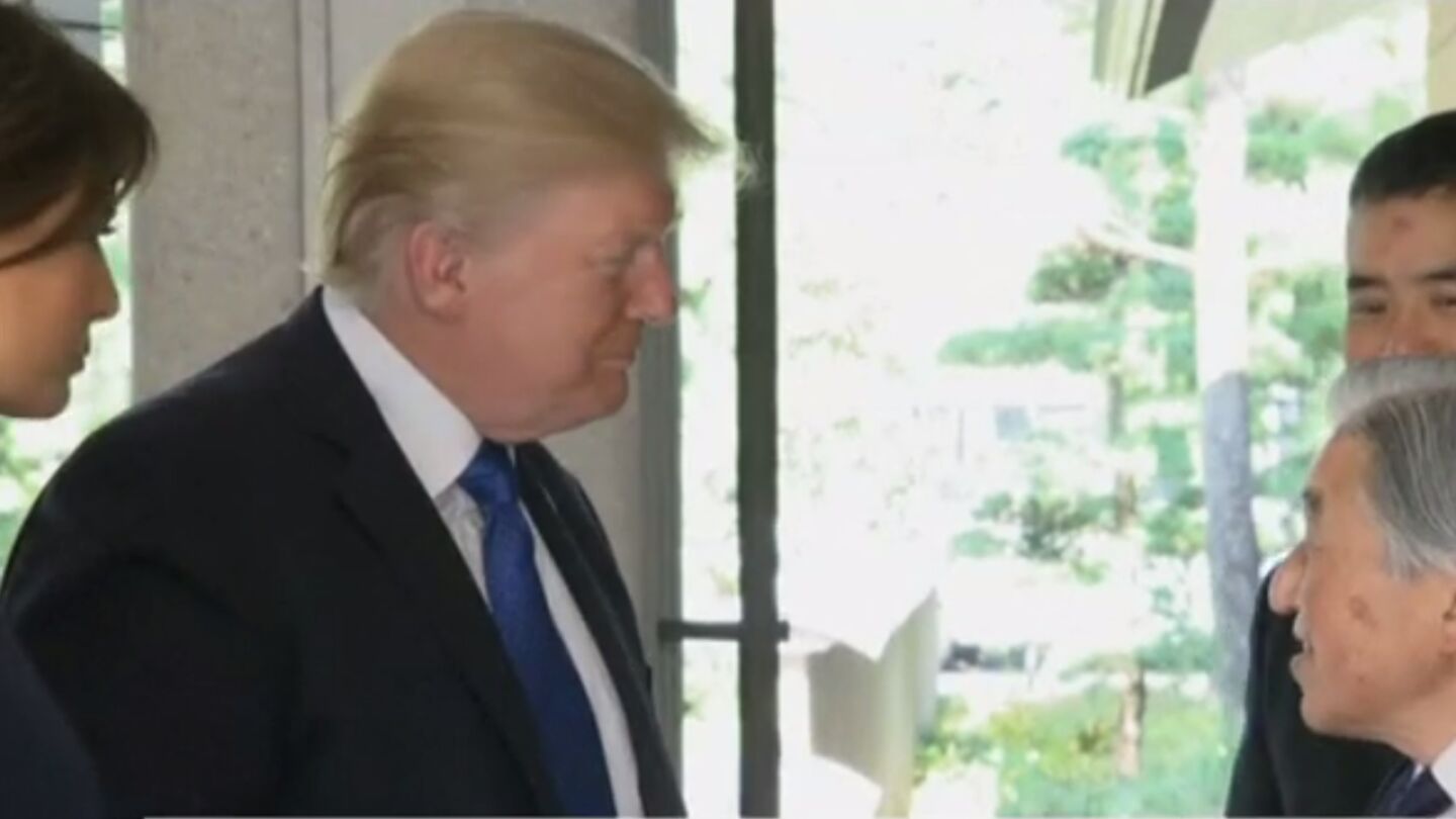 Donald Trump con el emperador Akihito.