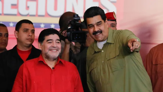 Maradona y Maduro, juntos en un acto Maradona y Maduro, juntos en un acto