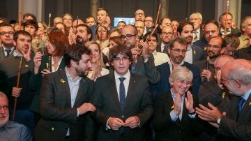 El expresidente de la Generalitat catalana Carles Puigdemont, y los 200 alcaldes independentistas 
