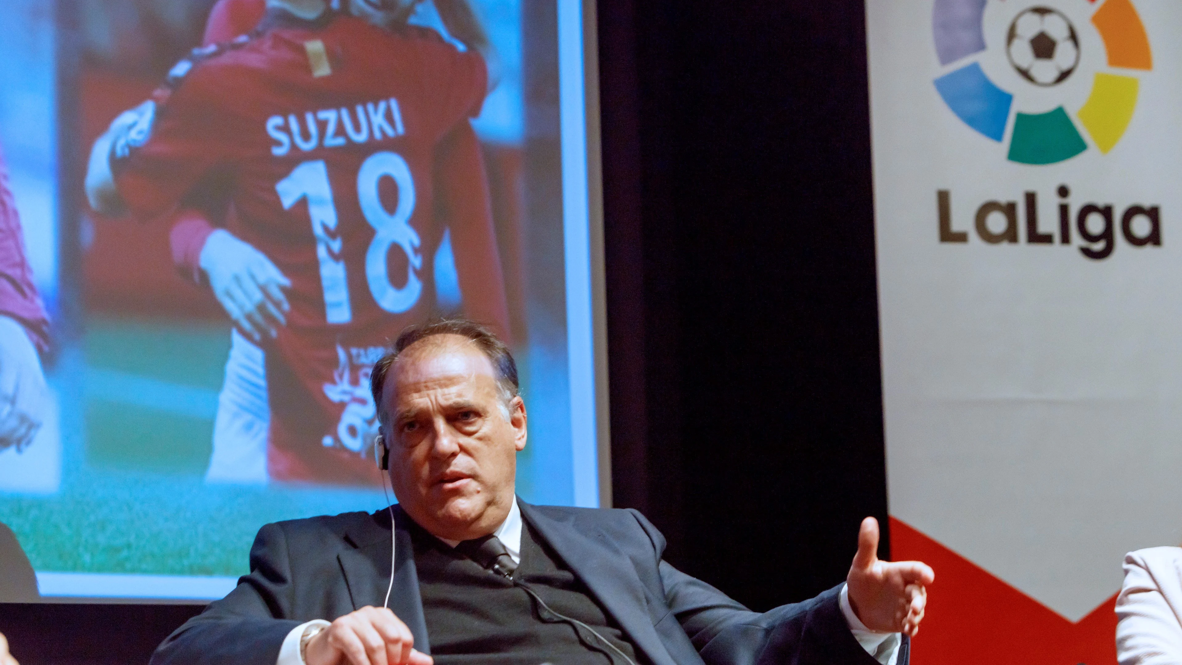 Tebas, durante el acto en Tokio Tebas, durante el acto en Tokio