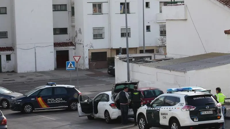 Un agente de la Guardia Civil ha resultado herido leve en Algeciras (Cádiz)