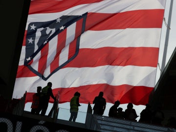 La bandera del Atlético de Marid ondea en el Wanda Metropolitano La bandera del Atlético de Marid ondea en el Wanda Metropolitano
