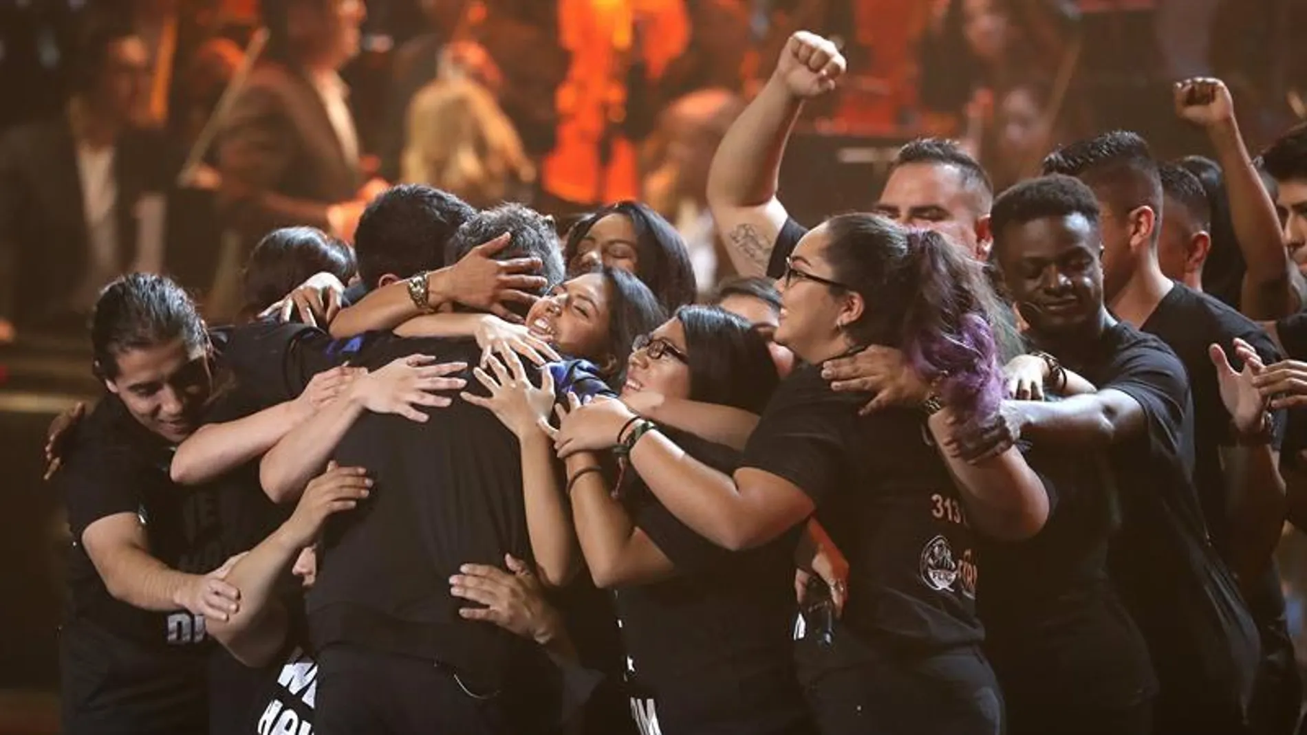 Un grupo de Dreamers acompaña a Alejandro Sanz en los Grammy