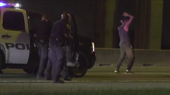 El divertido baile de un hombre antes de ser detenido por la Policía en Houston El divertido baile de un hombre antes de ser detenido por la Policía en Houston