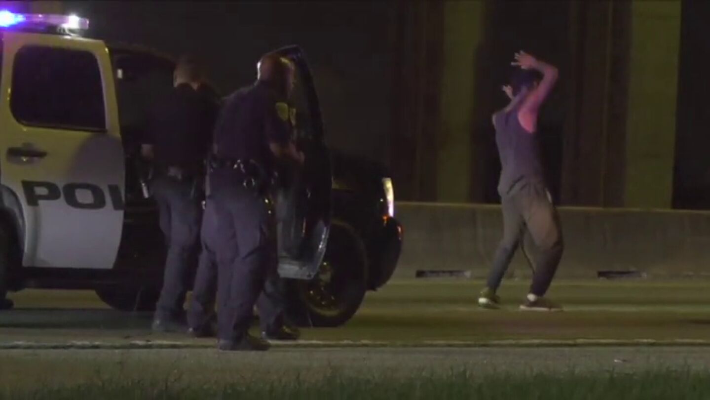 El divertido baile de un hombre antes de ser detenido por la Polic&iacute;a en Houston