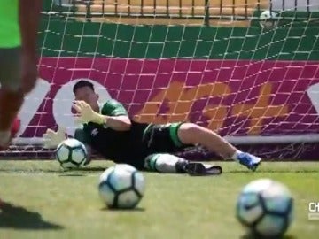 Jackson Follman entrena por primera vez con un balón tras perder una pierna Jackson Follman entrena por primera vez con un balón tras perder una pierna