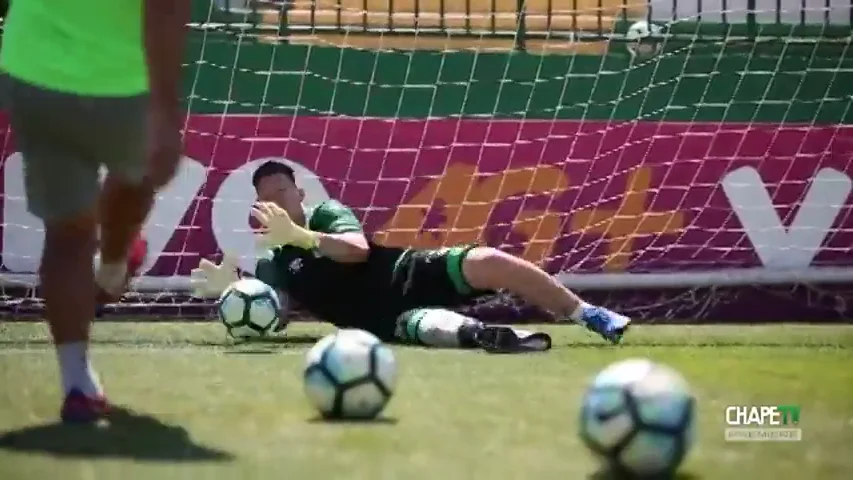 Jackson Follman entrena por primera vez con un balón tras perder una pierna Jackson Follman entrena por primera vez con un balón tras perder una pierna