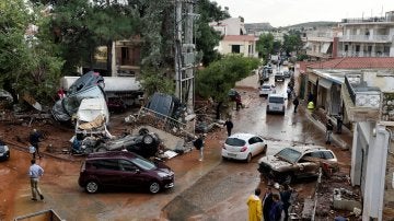 Calles de Atenas tras la inundación
