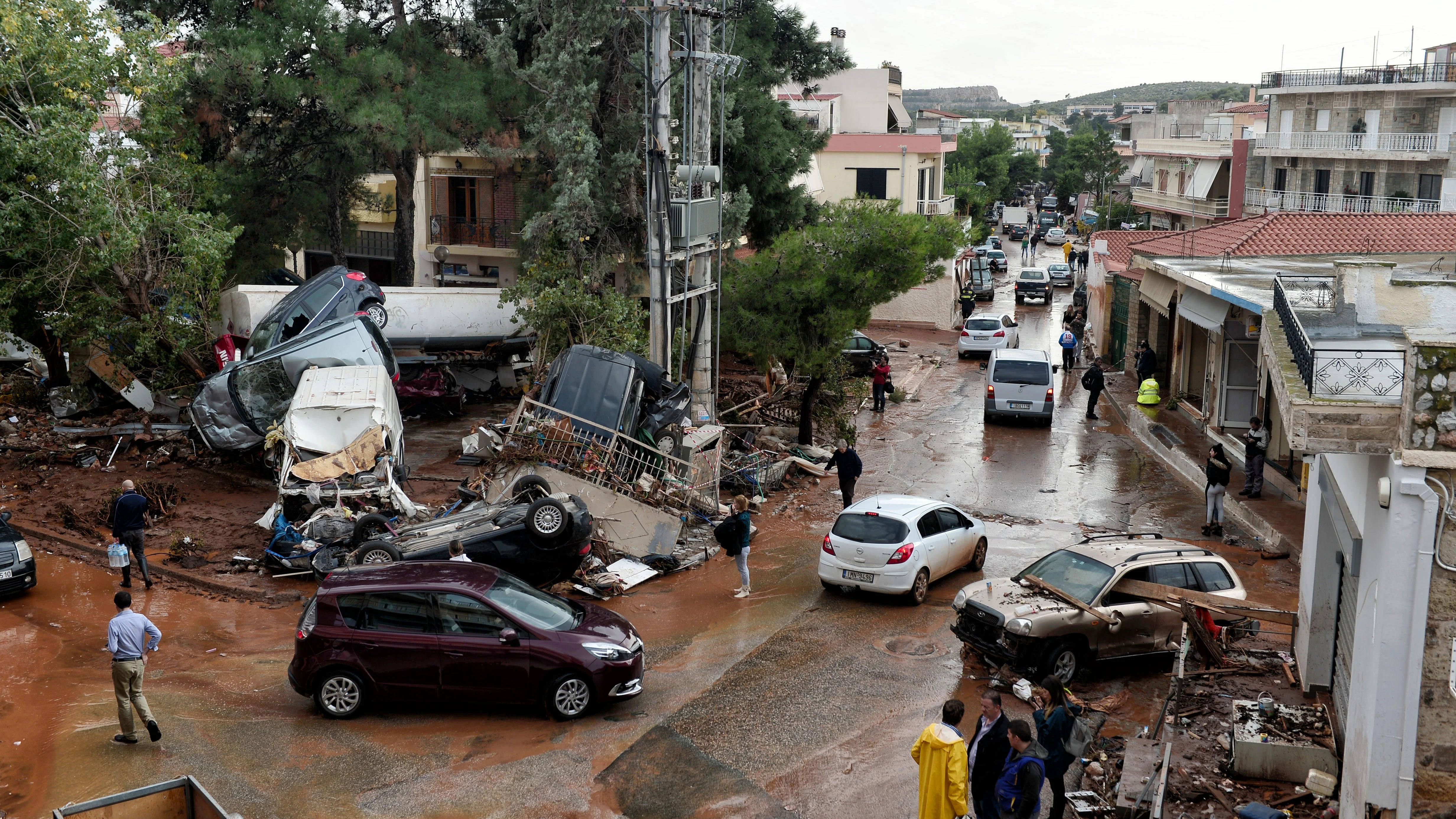 Calles de Atenas tras la inundación