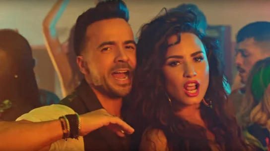 Luis Fonsi y Demi Lovato cantan juntos Luis Fonsi y Demi Lovato cantan juntos