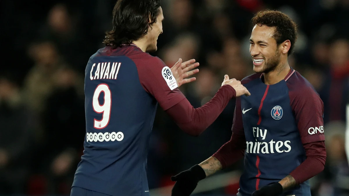 Cavani celebra un gol con Neymar Cavani celebra un gol con Neymar