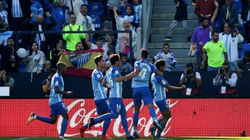 El Málaga celebra un gol