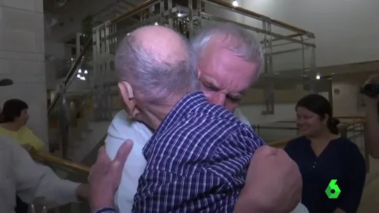 Superviviente del Holocausto de 102 años conoce a su sobrino Superviviente del Holocausto de 102 años conoce a su sobrino