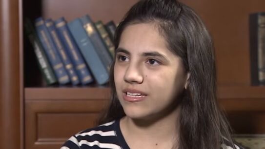 Dafne Almaz&aacute;n, la psic&oacute;loga m&aacute;s joven del mundo