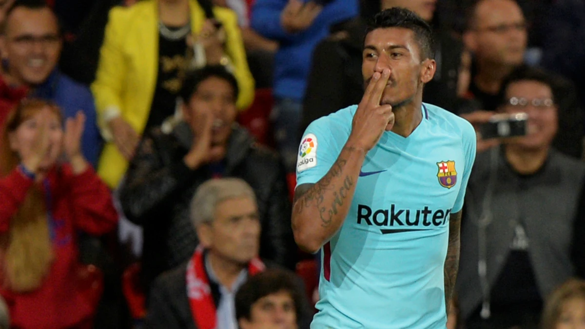 Paulinho celebra un gol