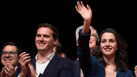El presidente de Ciudadanos, Albert Rivera, y la líder de esta formación en Cataluña, Inés Arrimadas El presidente de Ciudadanos, Albert Rivera, y la líder de esta formación en Cataluña, Inés Arrimadas