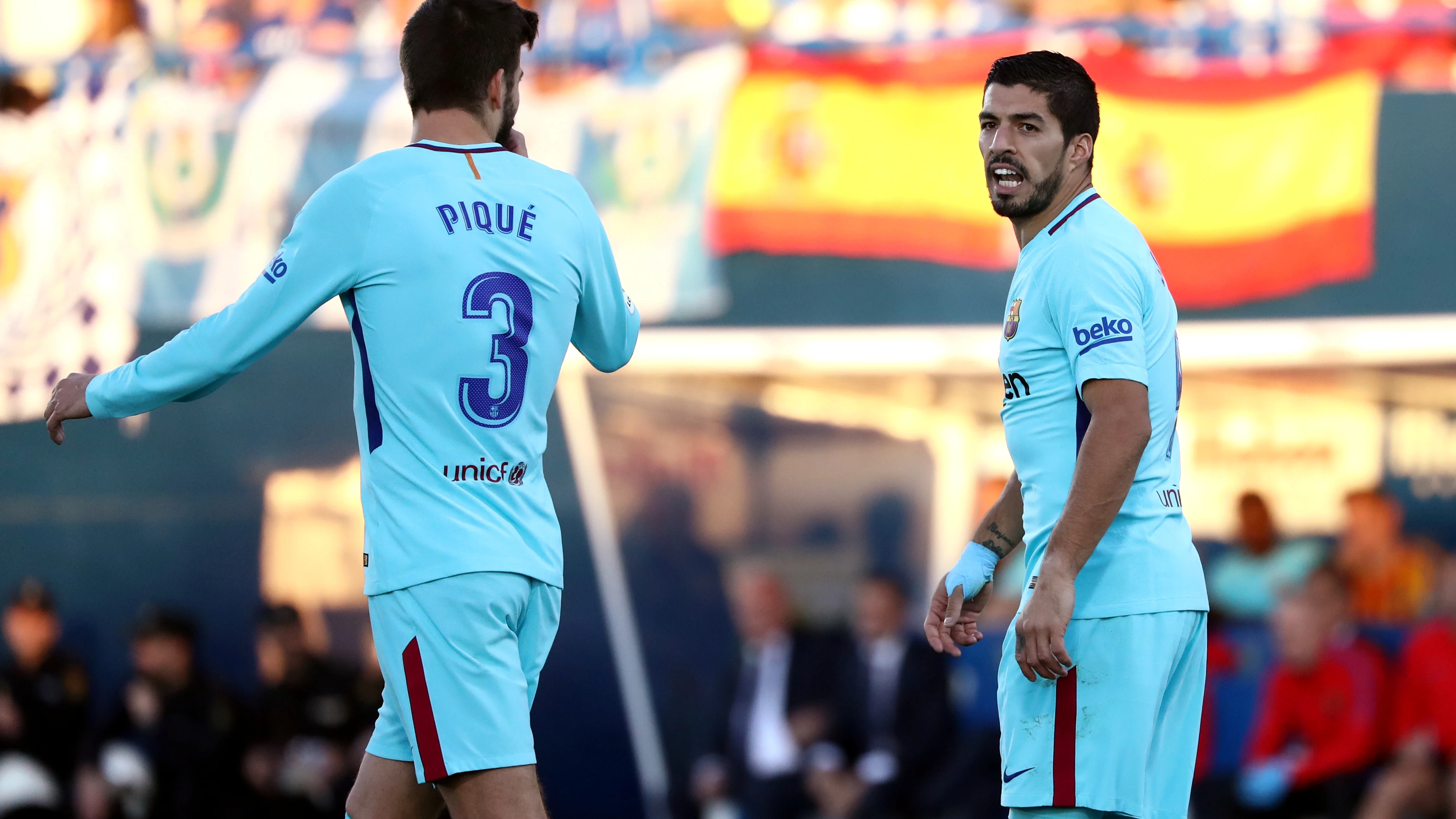 Gerard Piqué y Luis Suárez, en Butarque