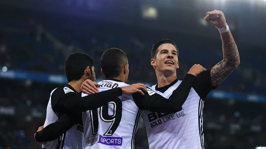 Santi Mina celebra un gol del Valencia Santi Mina celebra un gol del Valencia
