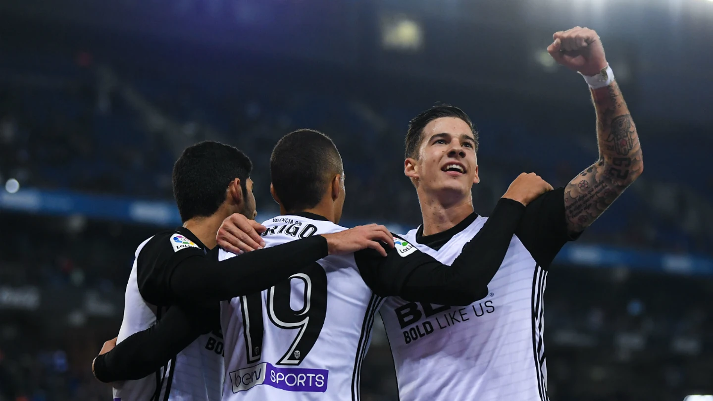 Santi Mina celebra un gol del Valencia Santi Mina celebra un gol del Valencia