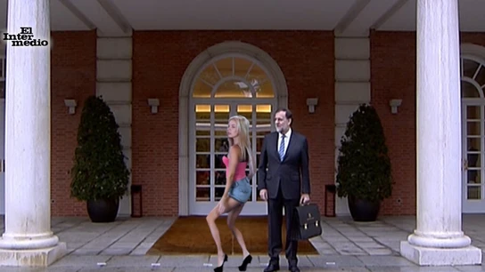 Mariano Rajoy junto a una chica Mariano Rajoy junto a una chica