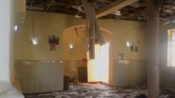 El interior de la mezquita tras la explosió
