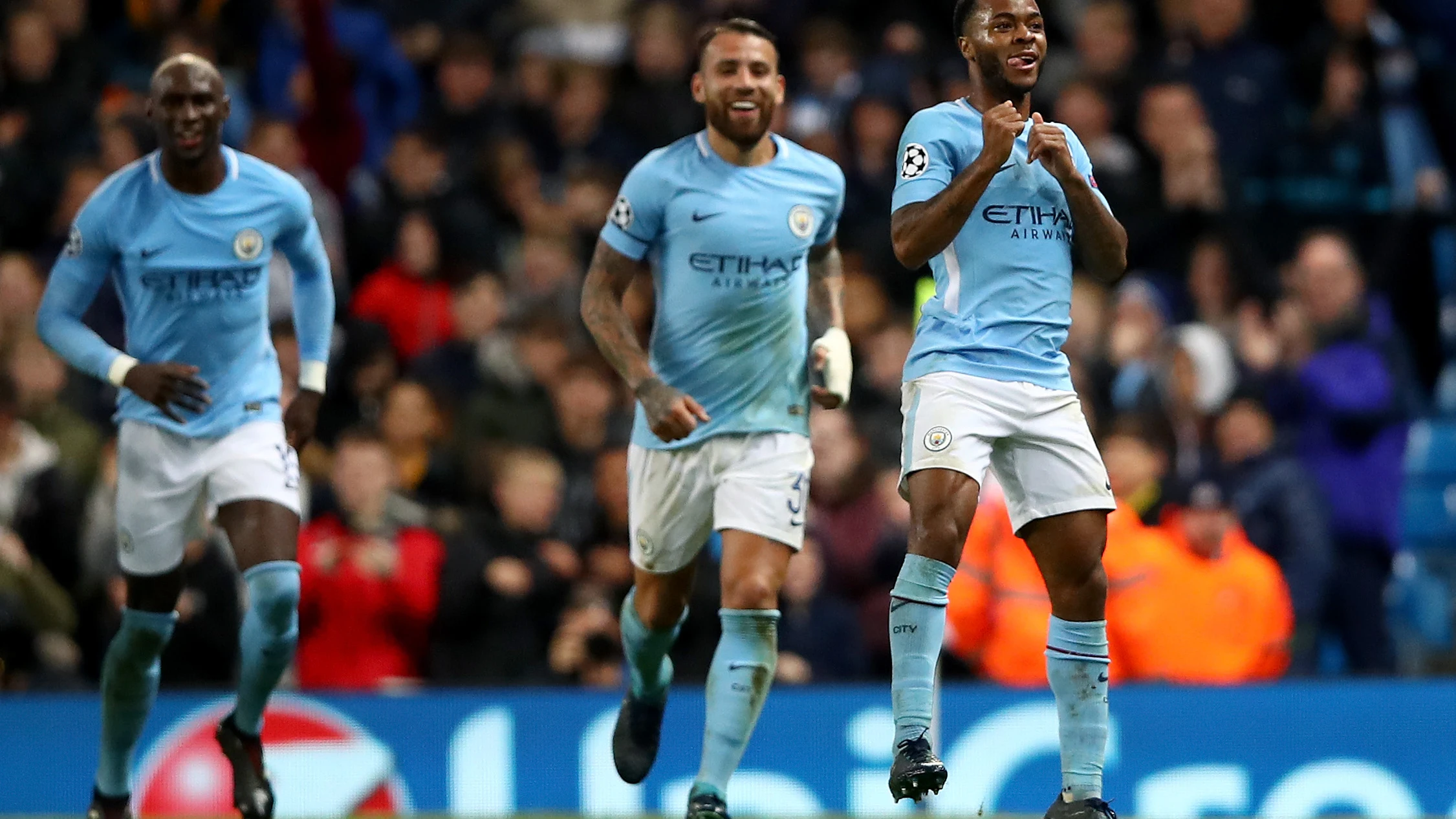 Sterling celebra su gol con el Manchester City