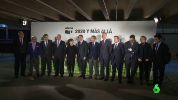 Miembros de Uteca junto con Soraya Saenz de Santamaría en la clausura anual.