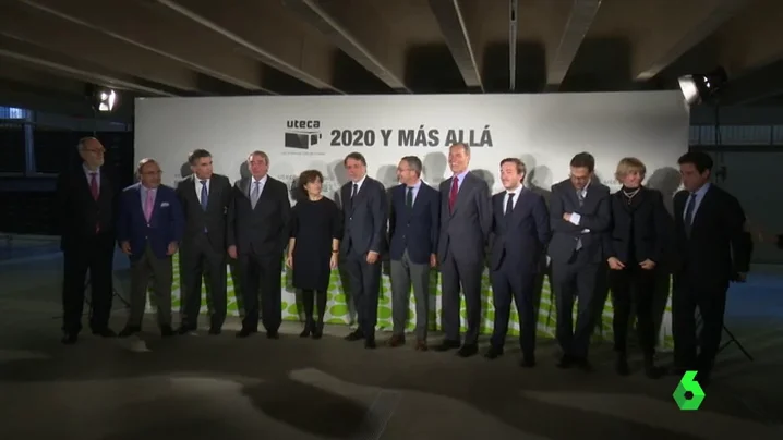 Miembros de Uteca junto con Soraya Saenz de Santamaría en la clausura anual. uteca