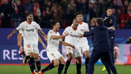 Fiesta tras el empate del Sevilla ante el Liverpool