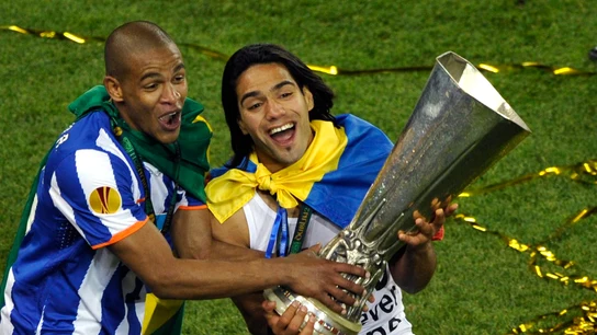 Falcao celebra la Europa League ganada por el Oporto Falcao celebra la Europa League ganada por el Oporto