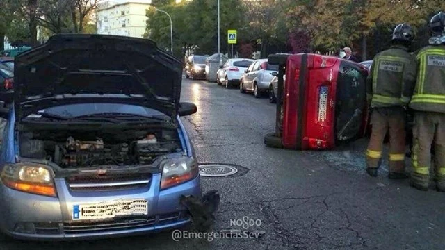 Una mujer ebria provoca un accidente en Sevilla