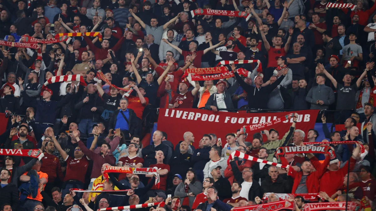 Aficionados del Liverpool, en el PIzjuán