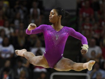 Gabby Douglas, durante una competición Gabby Douglas, durante una competición