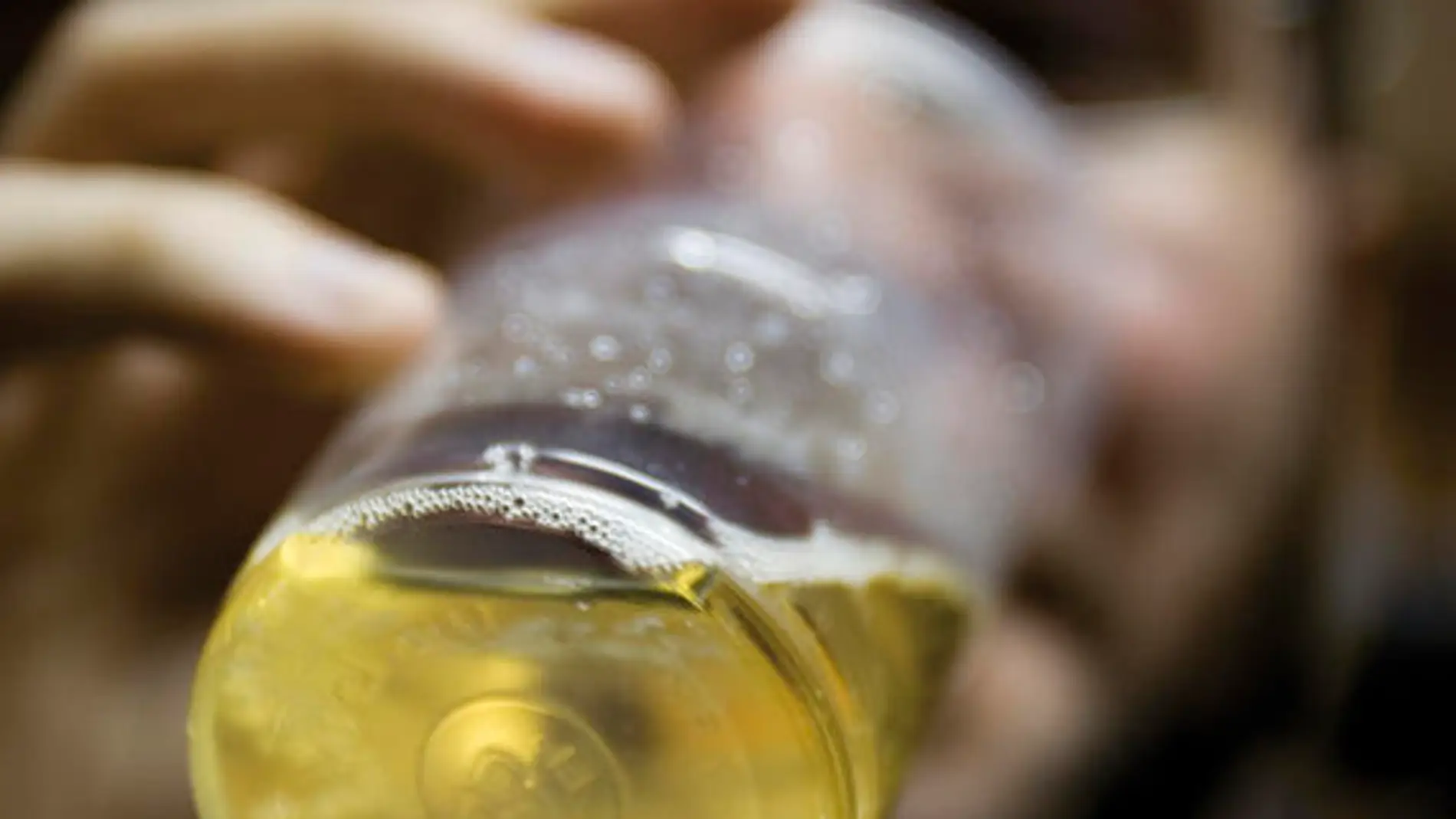 Los hombres se vuelven mas agresivos que las mujeres con el alcohol