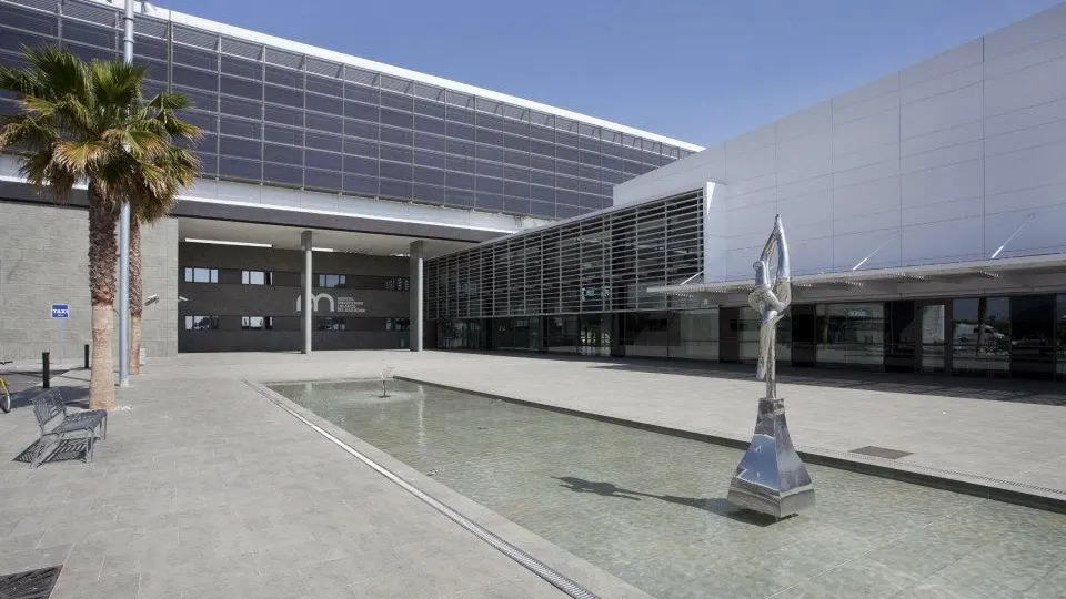 Imagen de la entrada del Hospital Los Arcos de San Javier