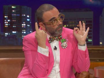 El experto en moda y crítico de televisión Bob Pop El experto en moda y crítico de televisión Bob Pop